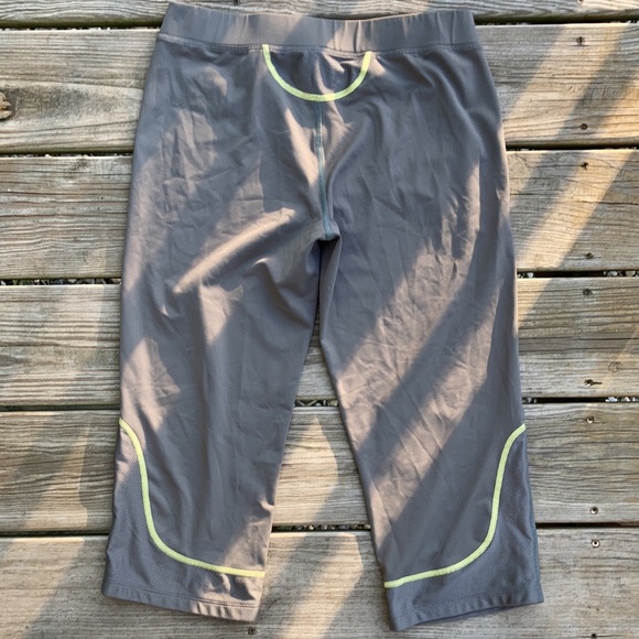 ⚜️Fila Workout Outfit! Tank Top & Matching Capris! - Picture 9 of 11